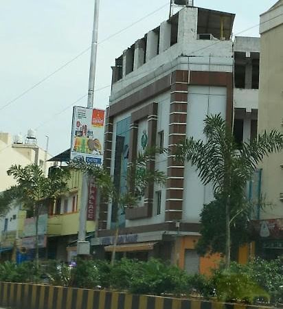 Hotel Golden Palace Vijayawāda Buitenkant foto